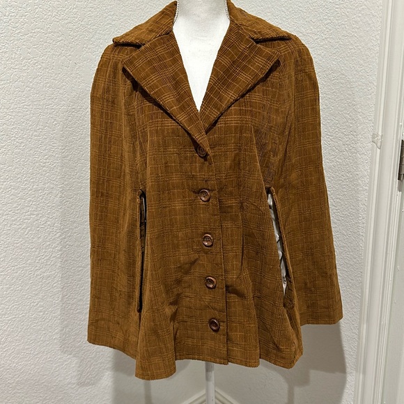 VINTAGE Brown Corduroy Cape / Poncho Wooden Buttons Sz Women’s Small / Med Cloak - Picture 16 of 16